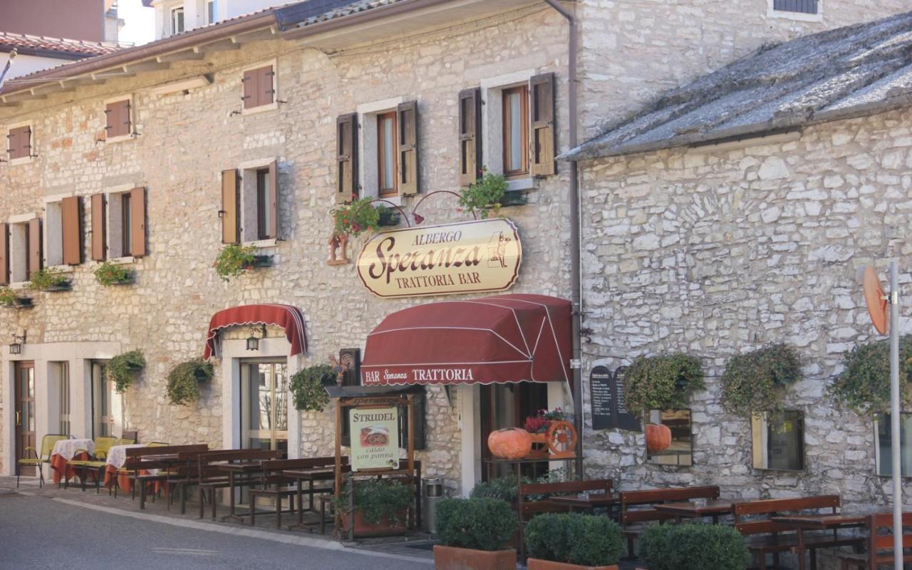Albergo Speranza Spiazzi Di Monte Baldo Spiazzi Di Caprino Экстерьер фото